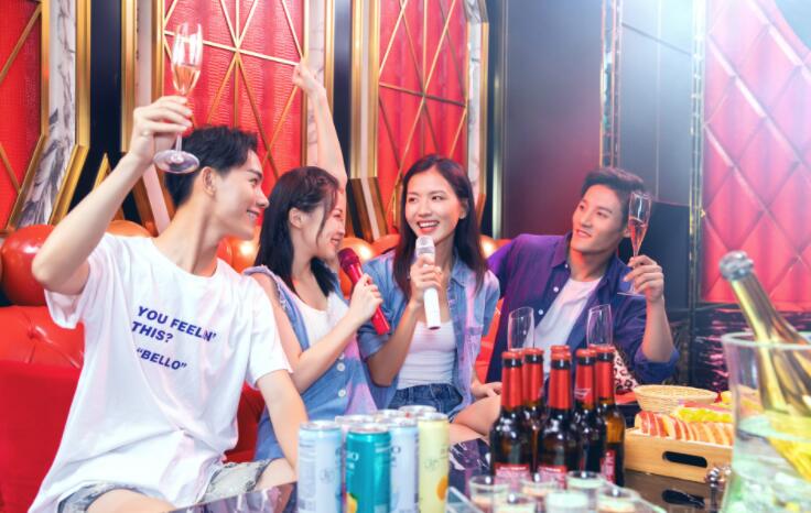 新洲区ktv_欢乐时光氧吧KTV